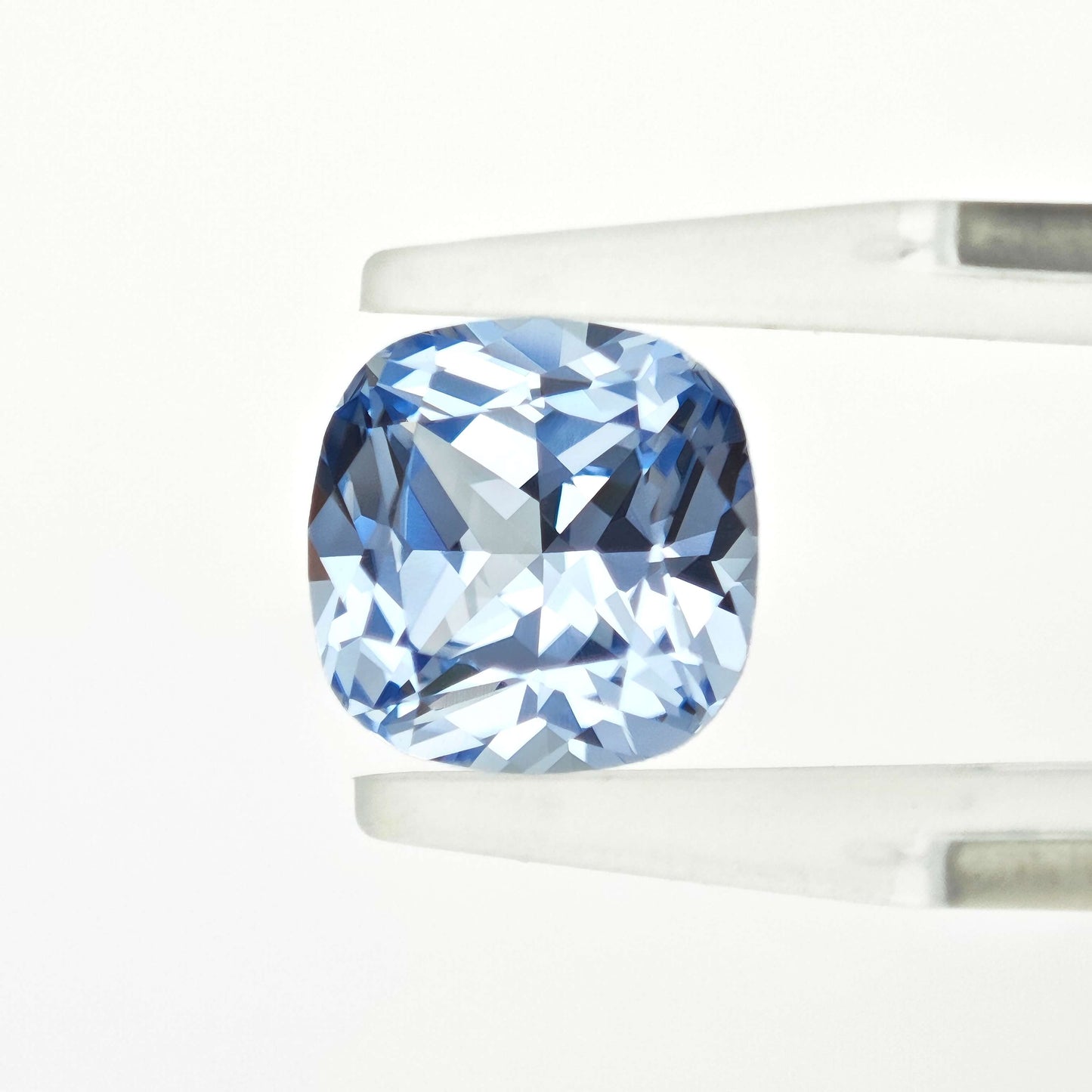 Lab-grown Aquamarine sapphire sky blue color cushion cut 9*9mm