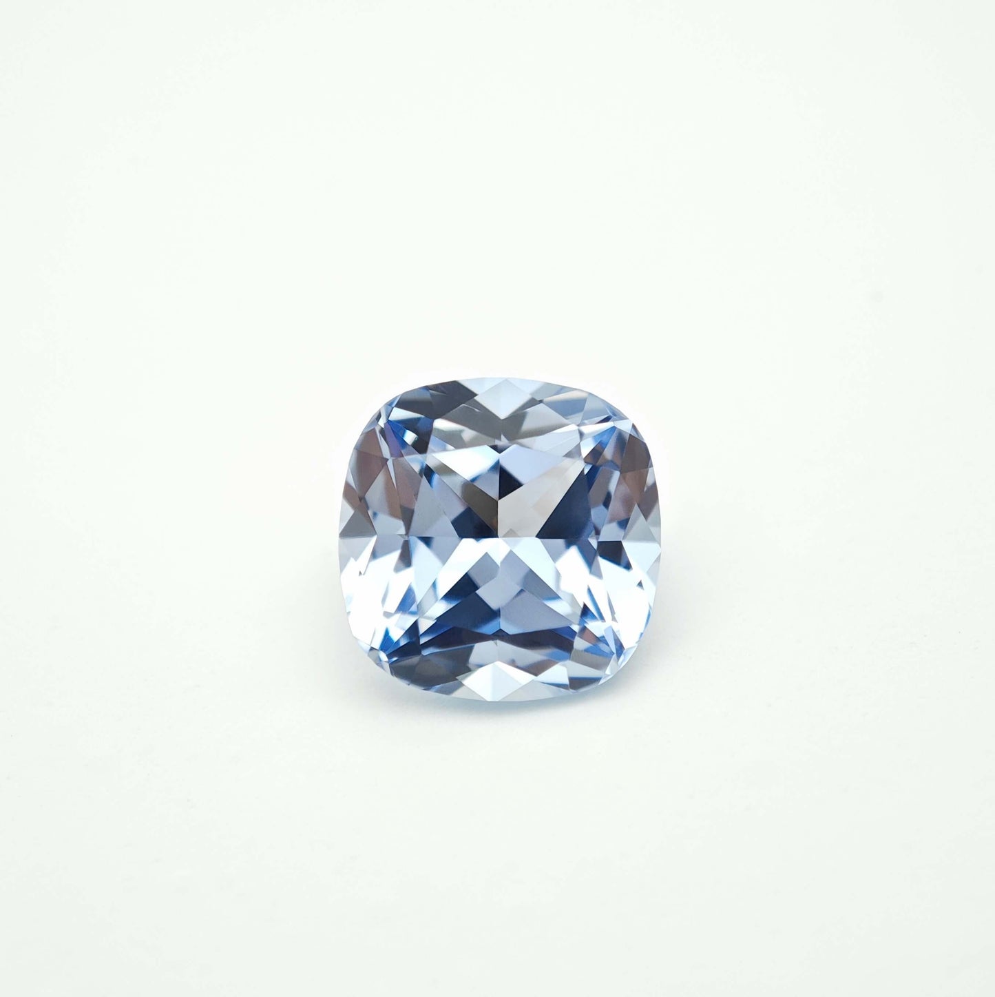 Lab-grown Aquamarine sapphire sky blue color cushion cut 9*9mm