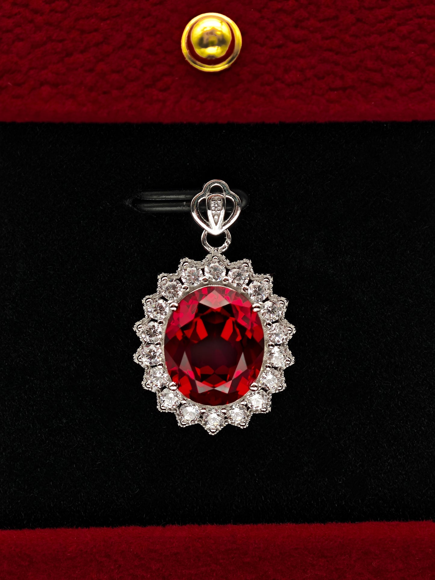 Lab-grown Ruby pendant Necklace 6 carats