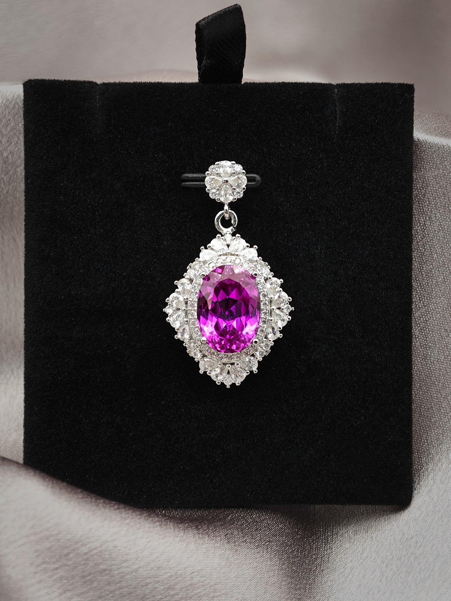 8ct Magenta Lab-grown Sapphire Oval Cut-Luxurious Pendant Necklace